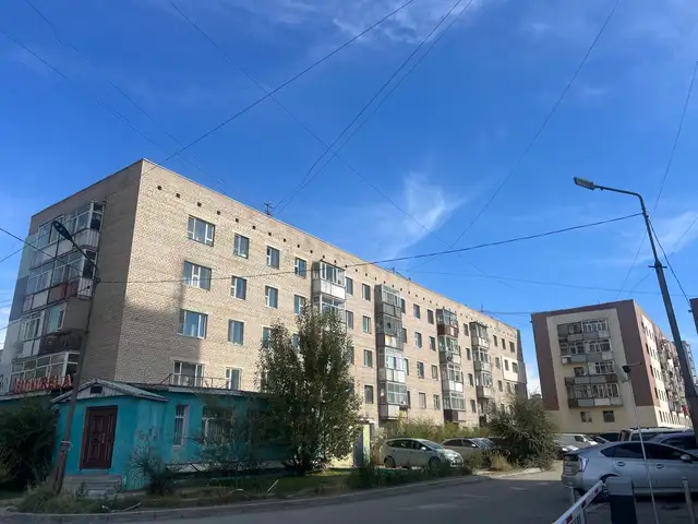 Бгд, төмөр зам, хермес худалдааны төвийн замын эсрэг талд 3 өрөө 65мкв, Улаанбаатар — Баянгол — Төмөр зам