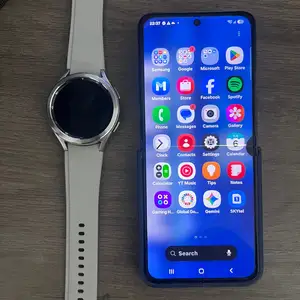 Samsung galaxy z flip 5 + galaxy watch 4 classic, Улаанбаатар — Хан-Уул — Нүхтийн ам