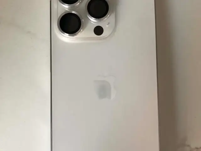 Apple iPhone 15 Pro, 128 gb, White Titanium, Улаанбаатар — Сонгинохайрхан — 5 шар