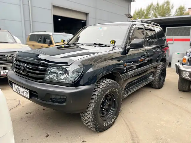 Toyota Land Cruiser 100