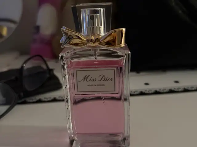 Dior unertei us 100ml, Улаанбаатар — Хан-Уул — Зайсан