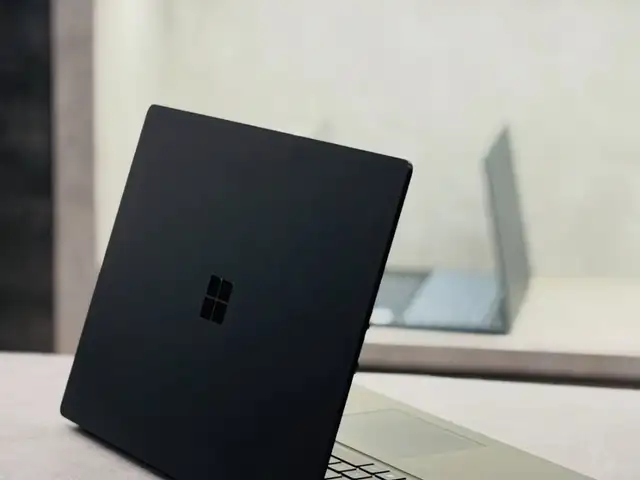 Microsoft Surface 15'', Intel Core i7, 16 GB RAM, 512 GB, Улаанбаатар — Сүхбаатар — Монгол Улсын Их Сургууль