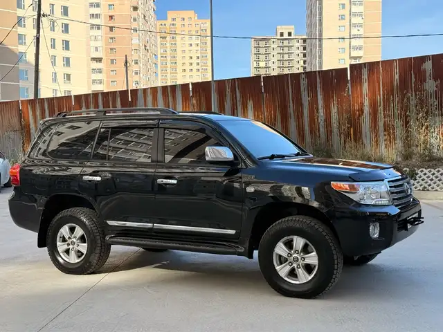 Toyota Land Cruiser 200