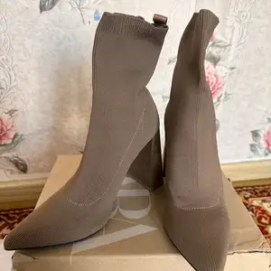 Zara гутал, Улаанбаатар — Баянзүрх — Ботаник