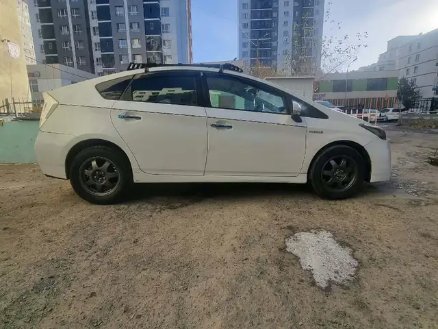 Toyota Prius 30