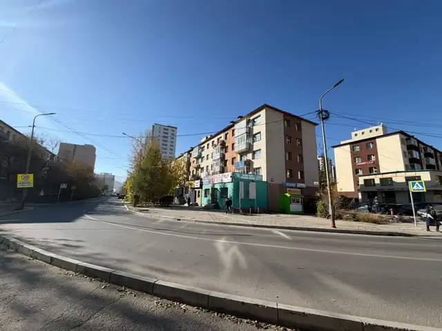 Худ,2-р хохоо,19 -үйлчилгээний төвийн урд 1 өрөө байр, Улаанбаатар — Хан-Уул — 19-р хороолол