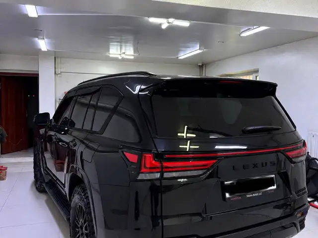 Lexus LX 600