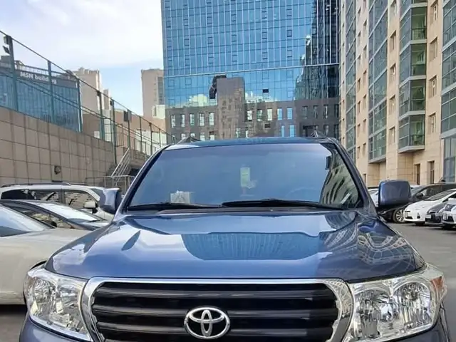 Toyota Land Cruiser 200