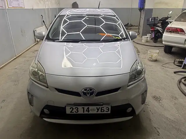 Toyota Prius 30