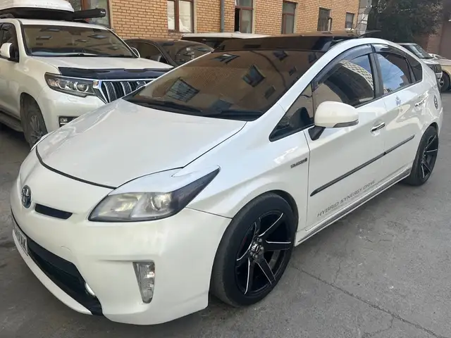 Toyota Prius 30