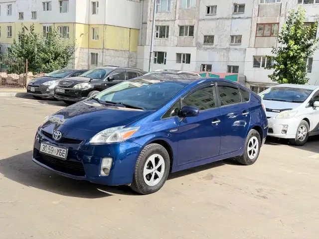 Toyota Prius 30