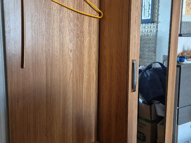 Үүдний өлгүүрийн тавиур коммот ком, Улаанбаатар — Баянгол — 1-р хороо