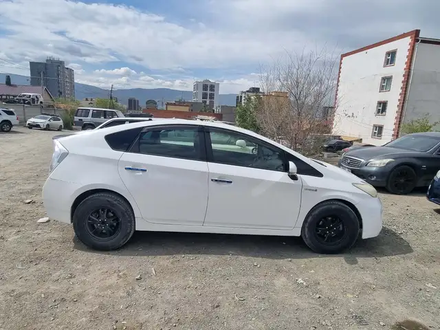 Toyota Prius 30
