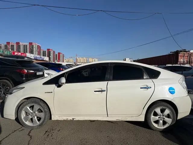 Toyota Prius 30
