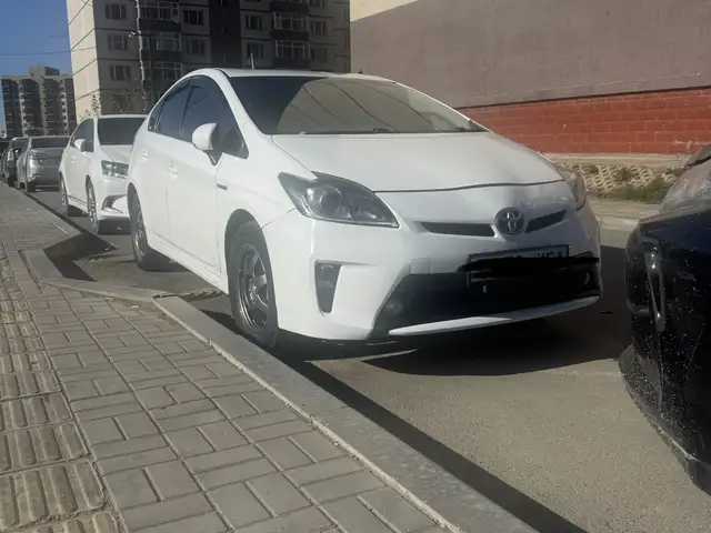 Toyota Prius 30