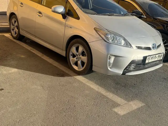 Toyota Prius 30