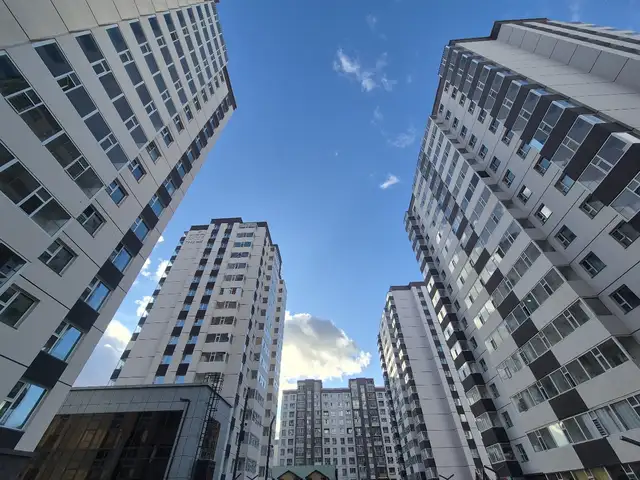 Бзд 42-р хороо, цагаан хуаран хотхонд 52.99м2 3 өрөө орон сууц, Улаанбаатар — Баянзүрх — 42-р хороо