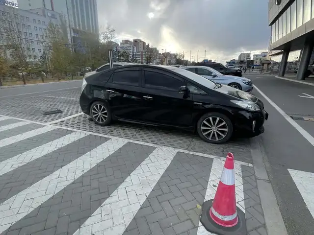 Toyota Prius 30