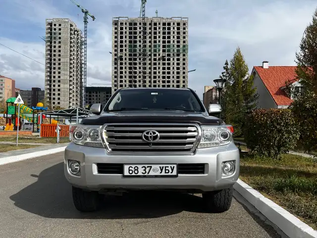 Toyota Land Cruiser 200