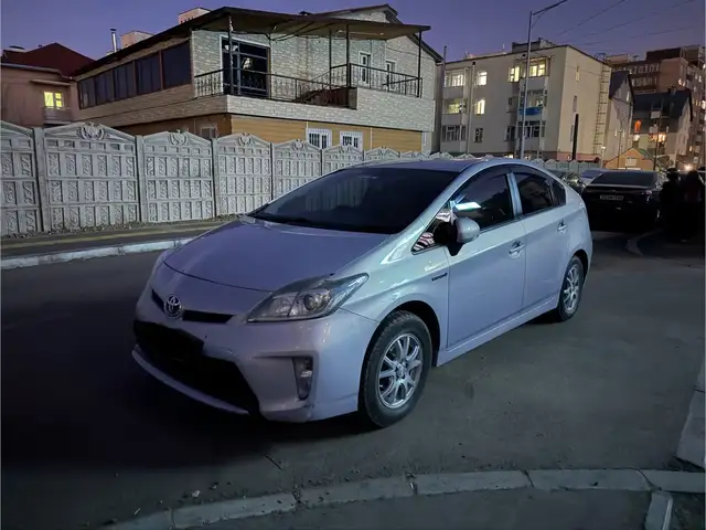 Toyota Prius 30