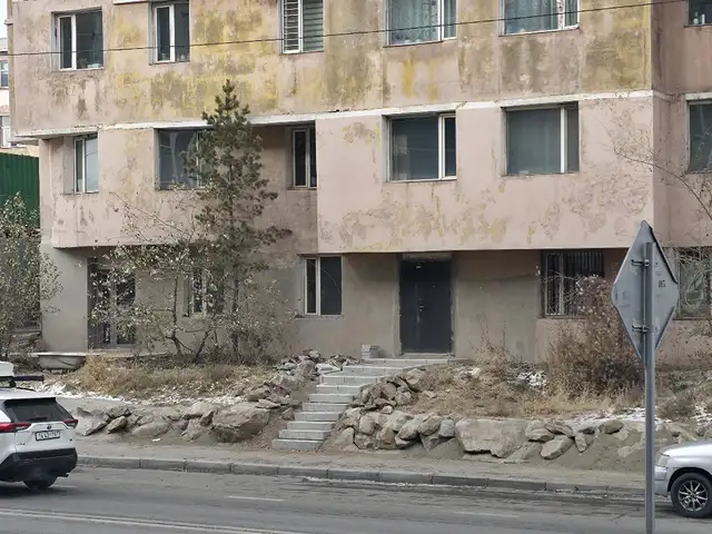 Хорооллын дунд зам дагуу 36м2 талбайтай ажлын байр, Улаанбаатар — Баянгол — 7-р хороо