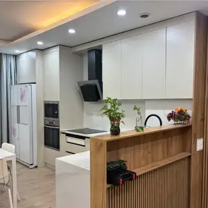Шангри-ла урд, хүүхдийн паркийн зүүн талд, 100м2 4 өрөө, Улаанбаатар — Сүхбаатар — 1-р хороо
