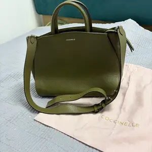 Coccinelle арьсан итали цүнх, Улаанбаатар — Баянзүрх — 26-р хороо