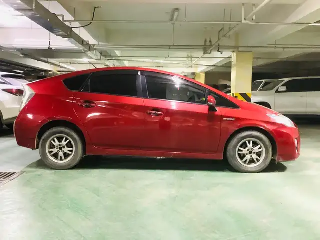 Toyota Prius 30