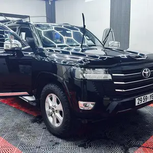 Toyota Land Cruiser 300