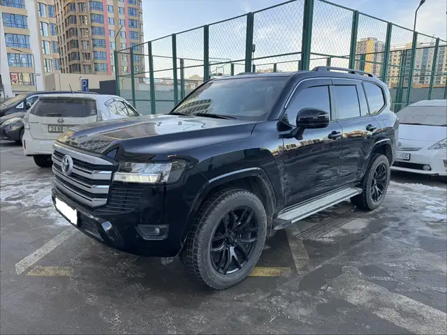 Toyota Land Cruiser 300