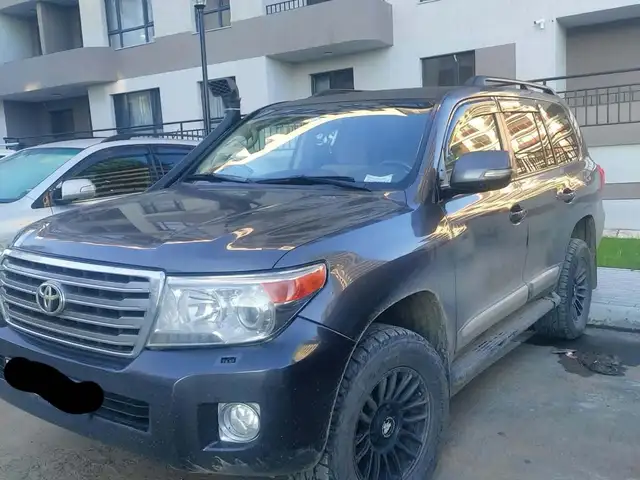 Toyota Land Cruiser 200