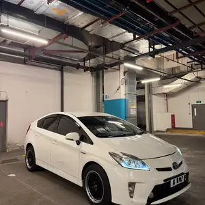 Toyota Prius 30