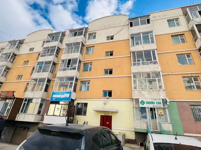 Бгд 7-р хороо гэмтлийн эмнэлгийн урд 2 өрөө байр 43мкв, Улаанбаатар — Баянгол — 7-р хороо