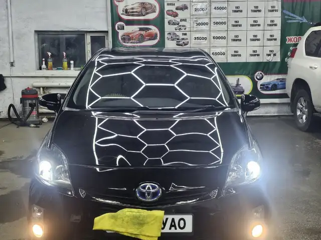Toyota Prius 30