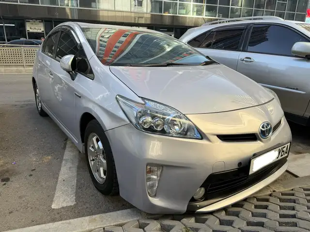 Toyota Prius 30
