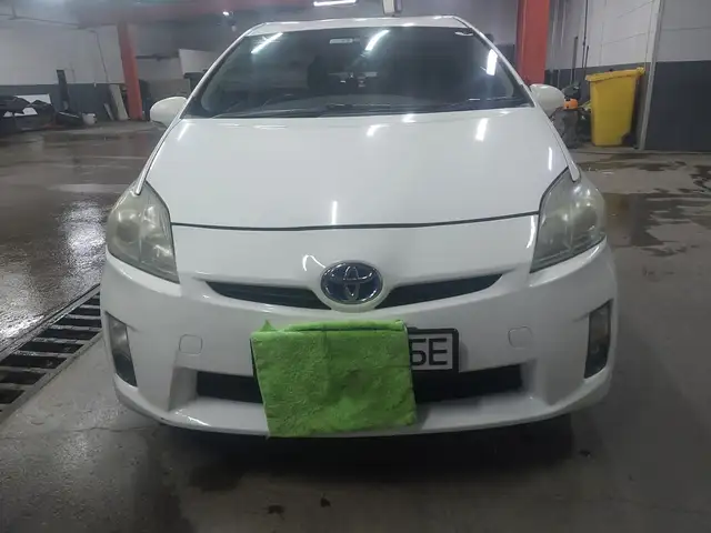 Toyota Prius 30