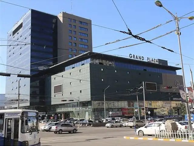 Хотын төв баруун 4 замд гранд плазад 241м2 оффис, Улаанбаатар — Баянгол — Баруун 4 зам