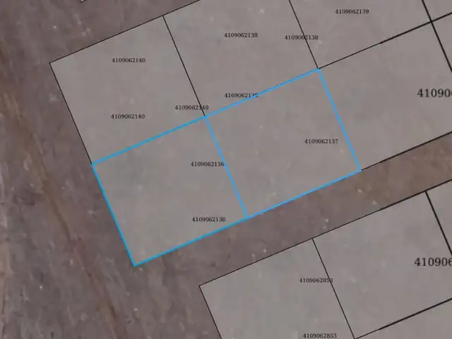 Сэргэлэн сумын 4-р зөрлөгөөс хойш шаварт 1400м2 эзэмшлийн зуслангийн газар, Төв