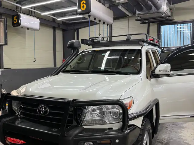 Toyota Land Cruiser 200
