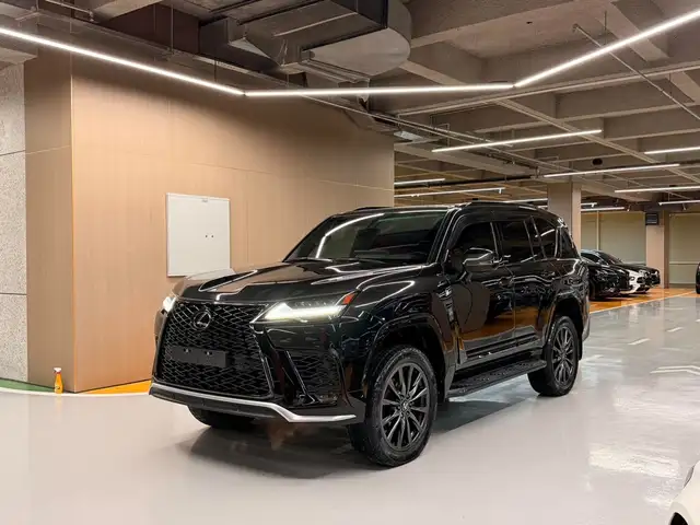 Lexus LX 600