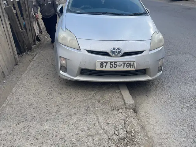 Toyota Prius 30
