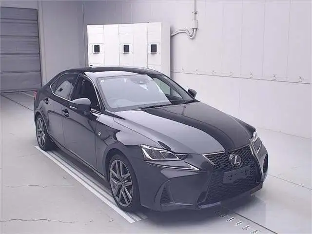 Lexus IS