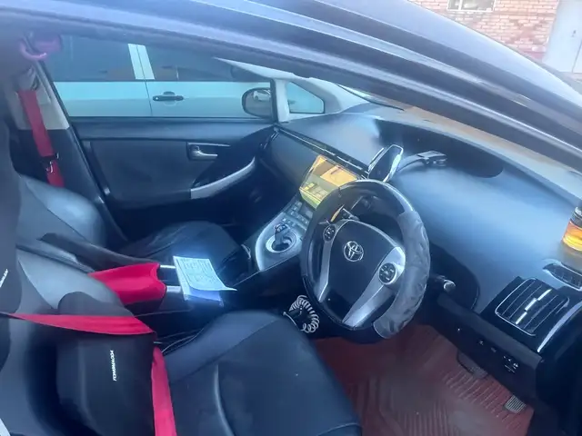 Toyota Prius 30