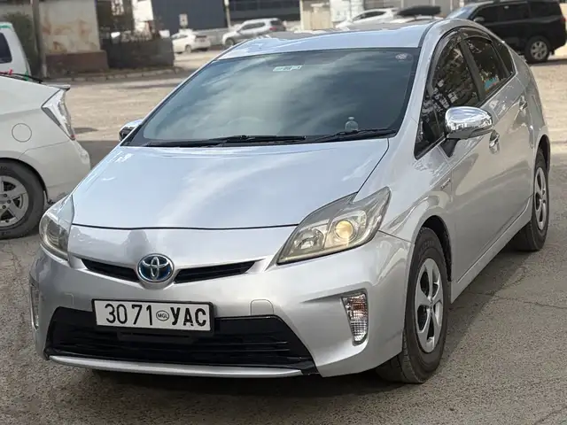 Toyota Prius 30