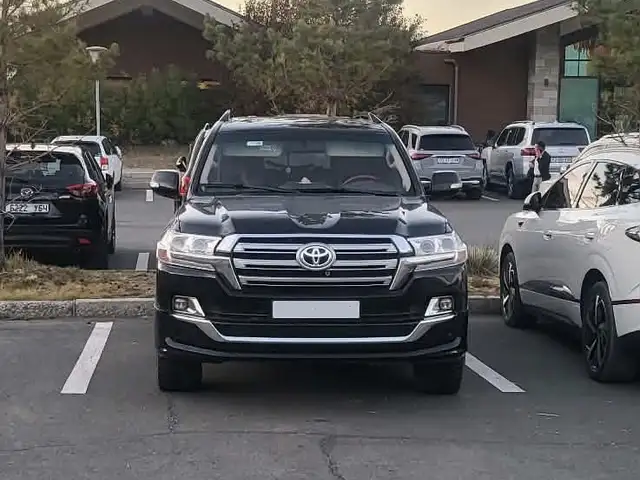 Toyota Land Cruiser 200