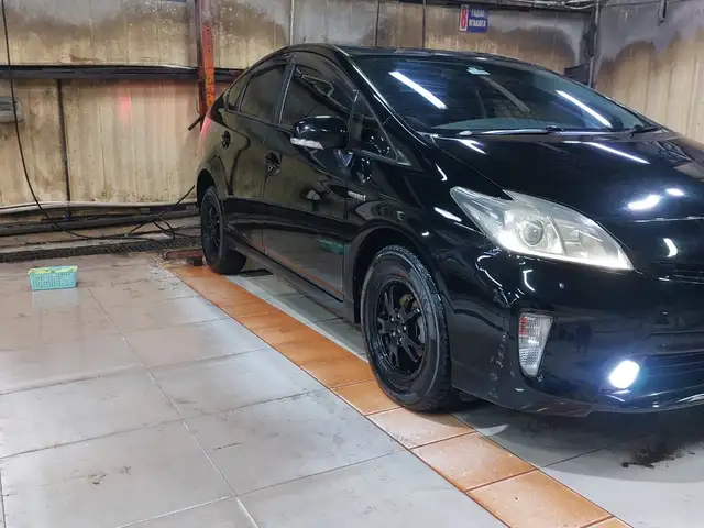 Toyota Prius 30
