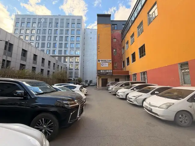 11-р хороололд авто плазагийн баруун талд 37.02м,кв оффис, Улаанбаатар — Сүхбаатар — 11-р хороолол