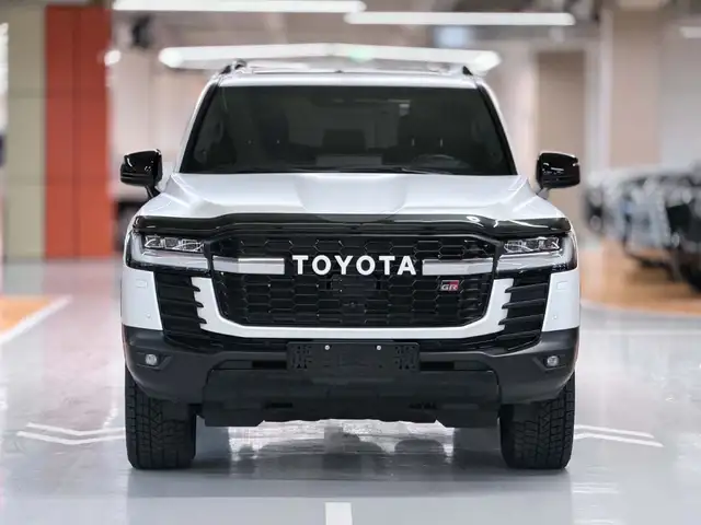 Toyota Land Cruiser 300