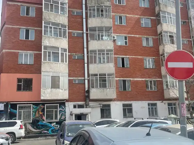 Багшийн дээдийн зүүн хойно тагттай хажуу өрөө, Улаанбаатар — Сүхбаатар — 8-р хороо