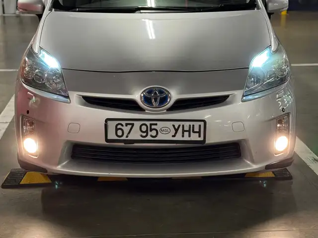 Toyota Prius 30